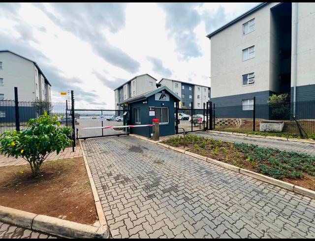 2 BEDROOM HOUSE FOR SALE IN KWAMASHU